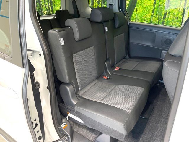 TOYOTA SIENTA HYBRID 2025