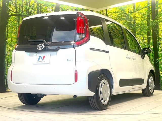 TOYOTA SIENTA HYBRID 2025