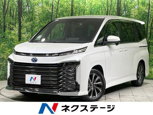 TOYOTA VOXY HYBRID 2024