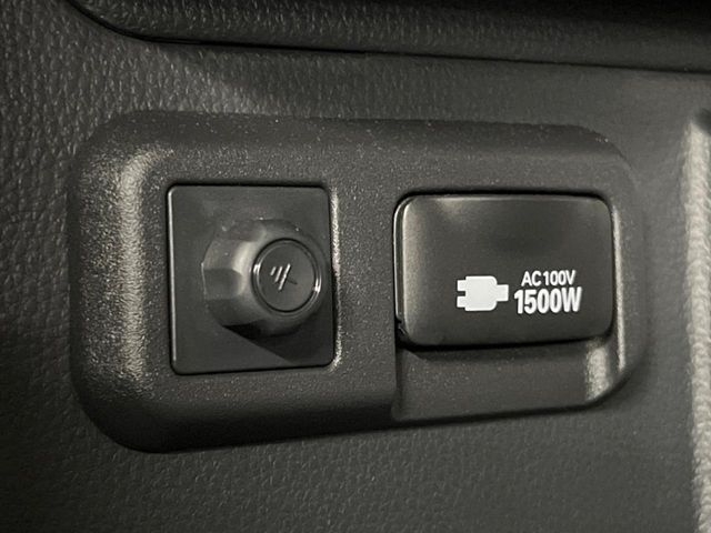 TOYOTA NOAH HYBRID 2025