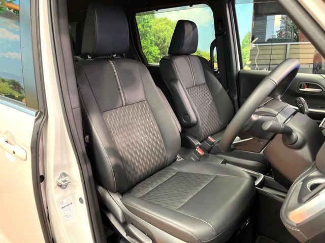 TOYOTA NOAH HYBRID 2025