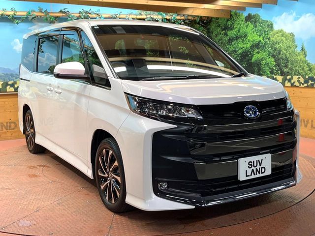 TOYOTA NOAH HYBRID 2025