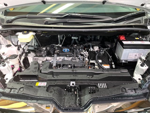 TOYOTA NOAH HYBRID 2025