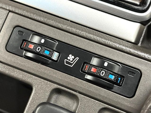 TOYOTA LANDCRUISER PRADO 2023