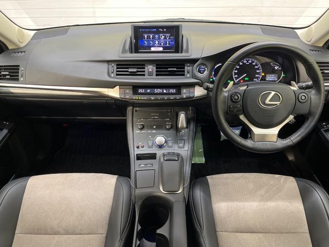 TOYOTA LEXUS CT200h 2017