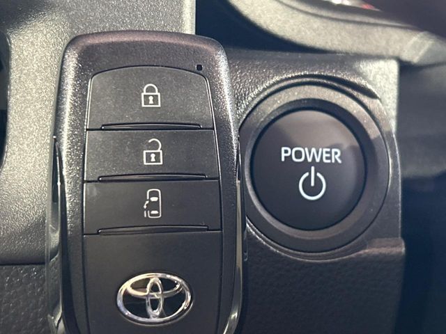 TOYOTA SIENTA HYBRID 2025