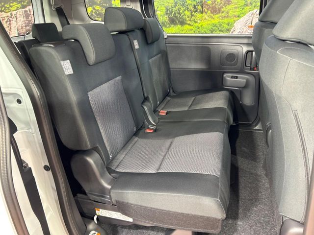 TOYOTA SIENTA HYBRID 2025