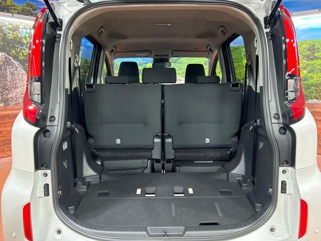 TOYOTA SIENTA HYBRID 2025