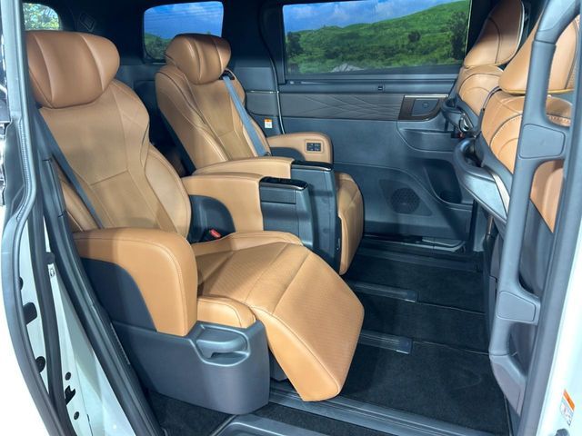 TOYOTA VELLFIRE  HYBRID 2024