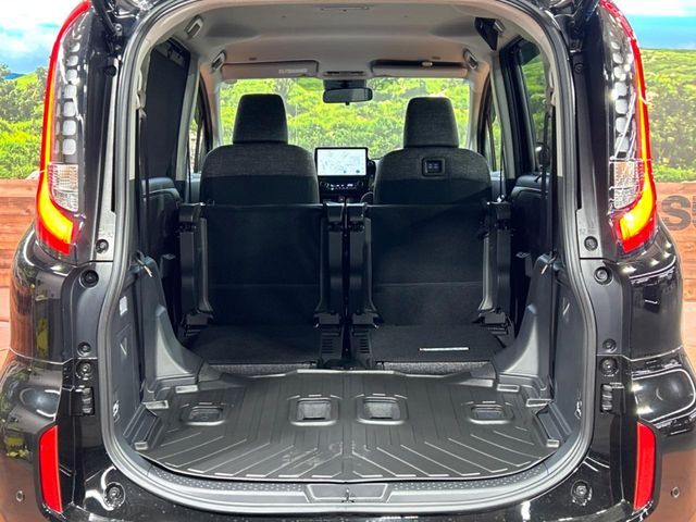 TOYOTA SIENTA HYBRID 2025