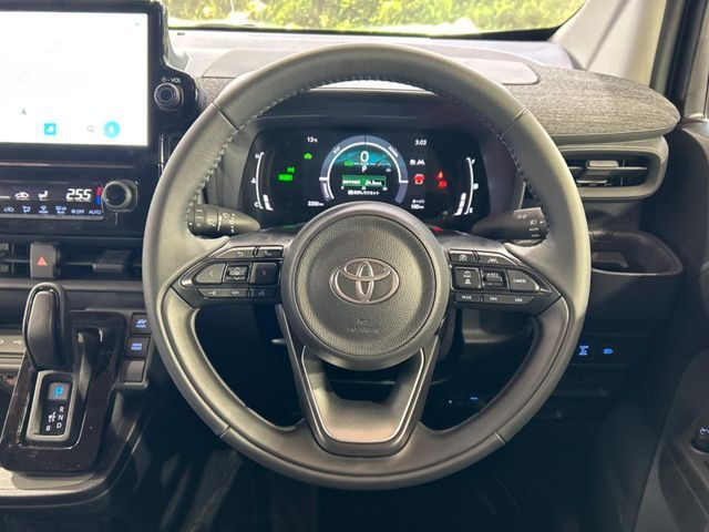 TOYOTA SIENTA HYBRID 2025