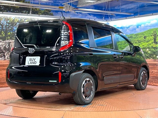 TOYOTA SIENTA HYBRID 2025