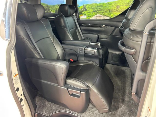 TOYOTA VELLFIRE 2017