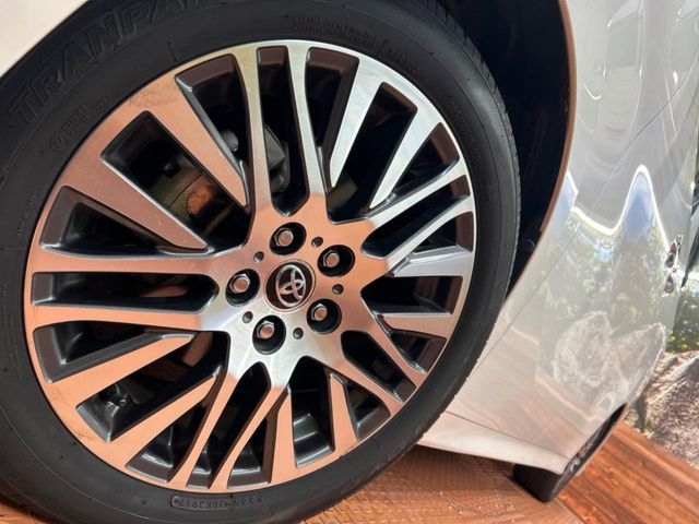 TOYOTA VELLFIRE 2017