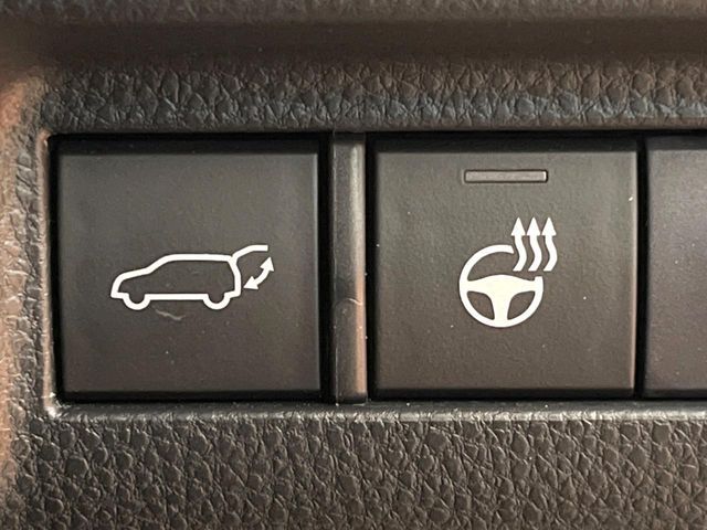 TOYOTA HARRIER HYBRID 2021