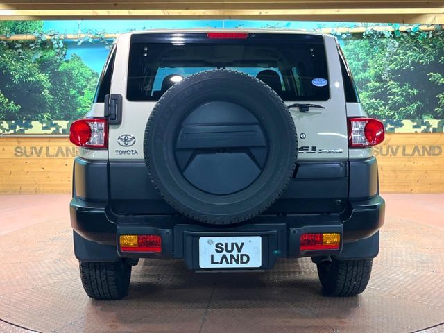 TOYOTA FJ CRUISER 4WD 2017