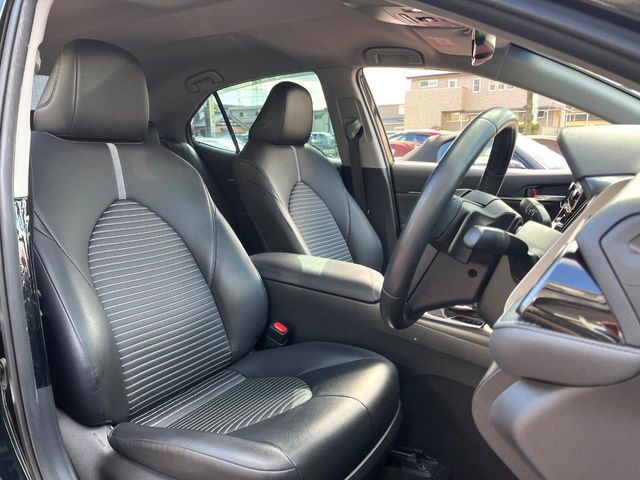 TOYOTA CAMRY HYBRID 2021