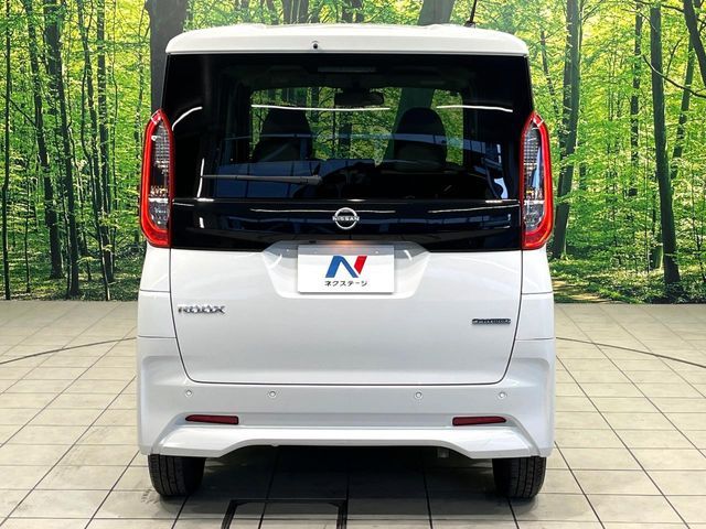 NISSAN ROOX 2024