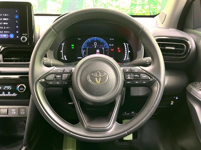 TOYOTA YARIS CROSS 2025