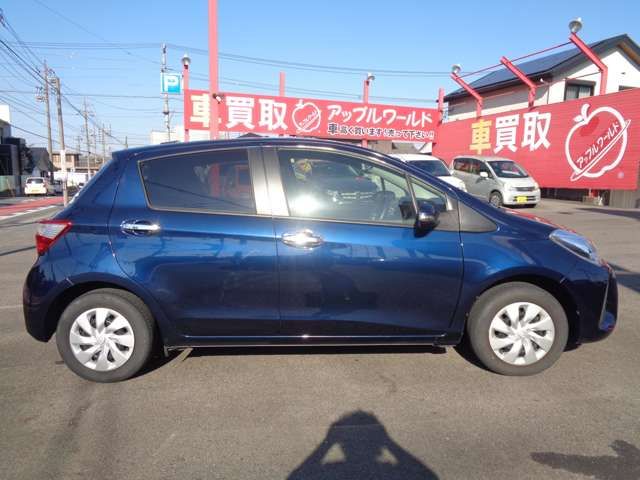 TOYOTA VITZ 2017