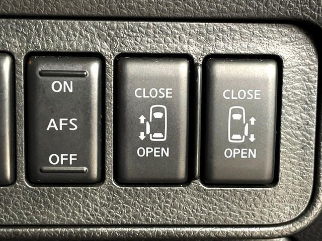 NISSAN ELGRAND  4WD 2009