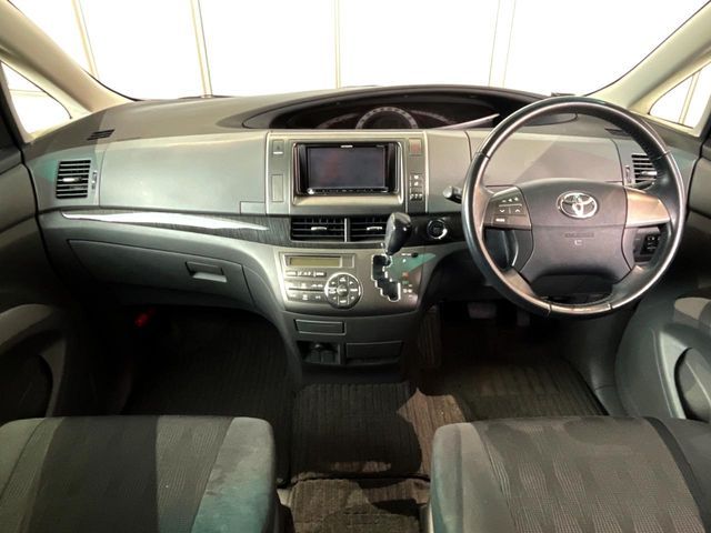 TOYOTA ESTIMA  4WD 2011