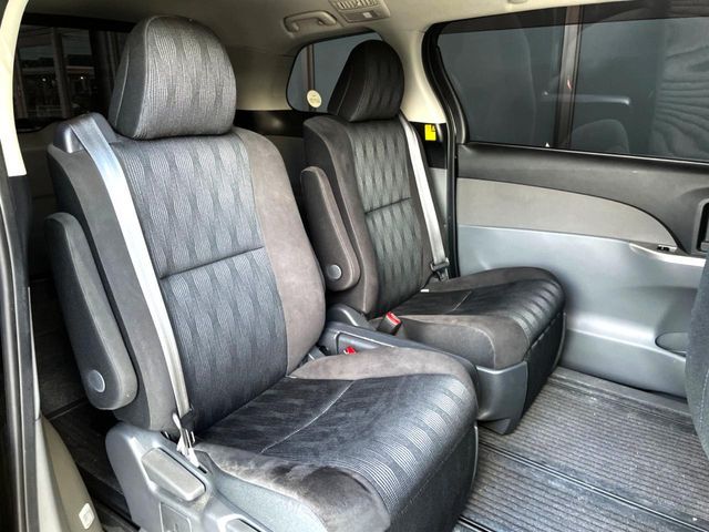 TOYOTA ESTIMA  4WD 2011