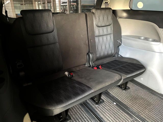 TOYOTA ESTIMA  4WD 2011