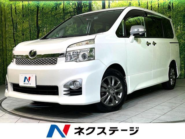 TOYOTA VOXY 2011