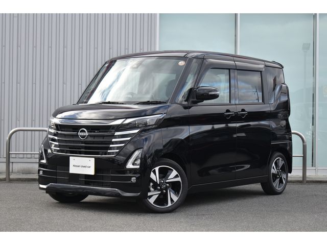 NISSAN ROOX 2025