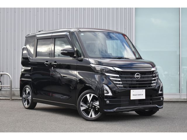 NISSAN ROOX 2025
