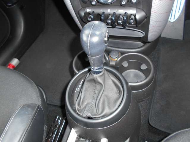 BMW BMW MINI COOPER D CROSSOVER 2016