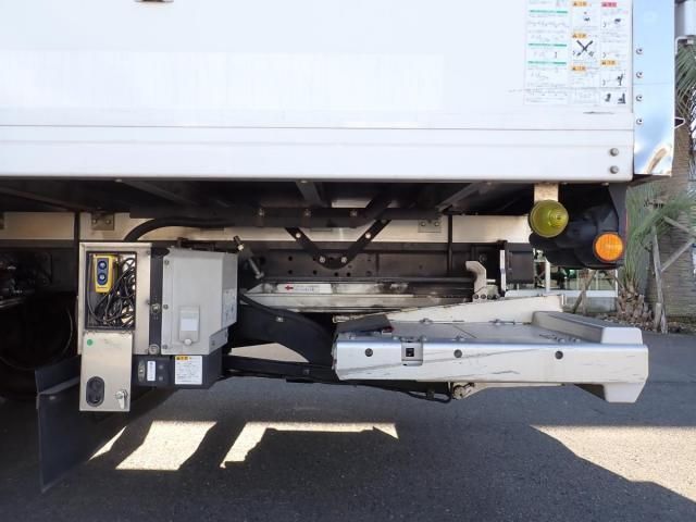 MITSUBISHI FUSOU FIGHTER 2014