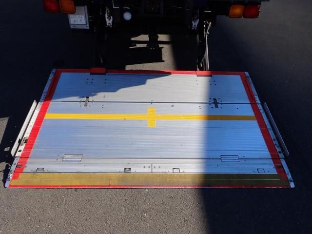 MITSUBISHI FUSOU FIGHTER 2014