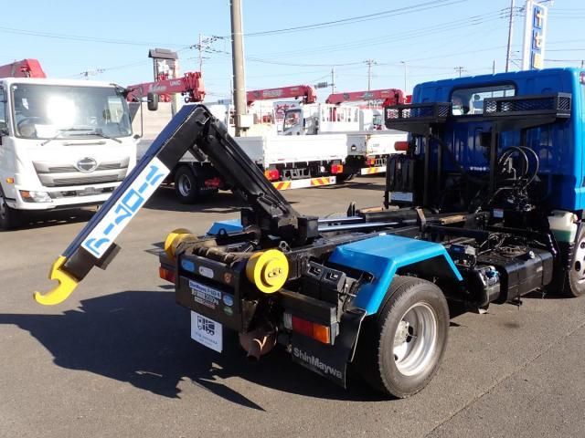 MITSUBISHI CANTER 2018