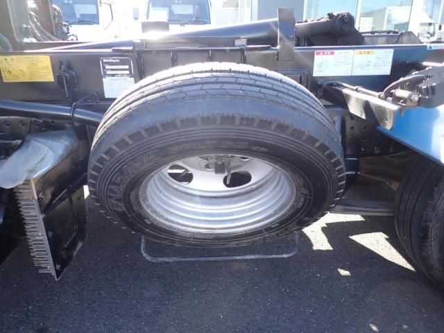 MITSUBISHI CANTER 2018