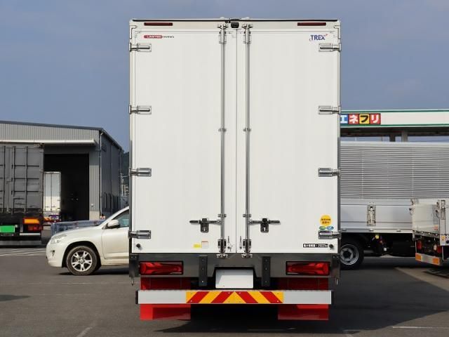 MITSUBISHI FUSOU SUPER GREAT 2025