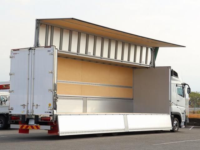 MITSUBISHI FUSOU SUPER GREAT 2025