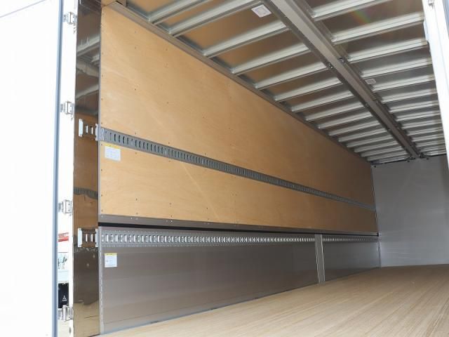 MITSUBISHI FUSOU SUPER GREAT 2025