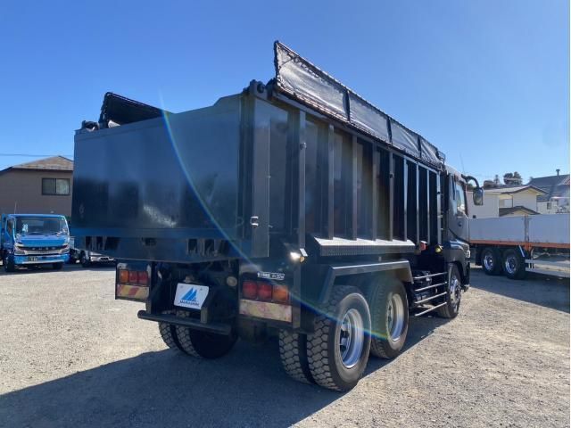 MITSUBISHI FUSOU SUPER GREAT 2015