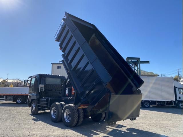 MITSUBISHI FUSOU SUPER GREAT 2015