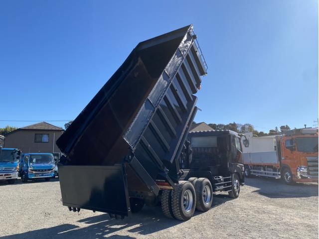 MITSUBISHI FUSOU SUPER GREAT 2015