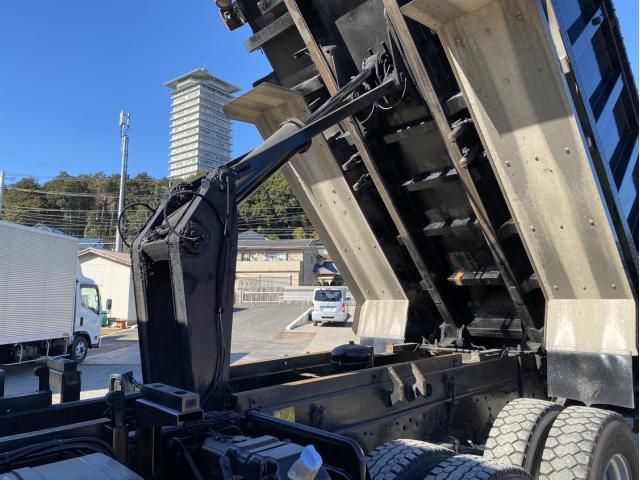 MITSUBISHI FUSOU SUPER GREAT 2015