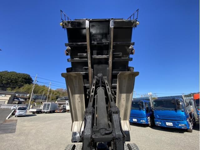 MITSUBISHI FUSOU SUPER GREAT 2015