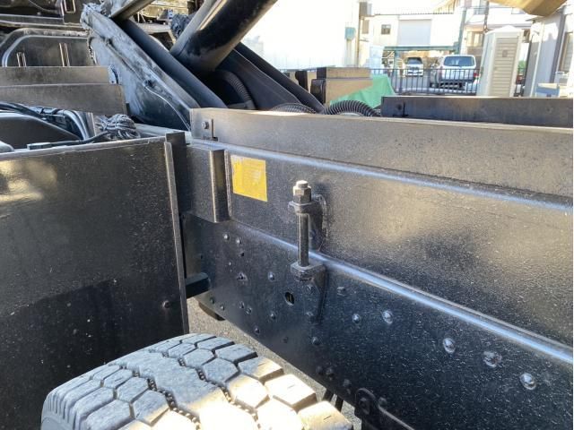 MITSUBISHI FUSOU SUPER GREAT 2015