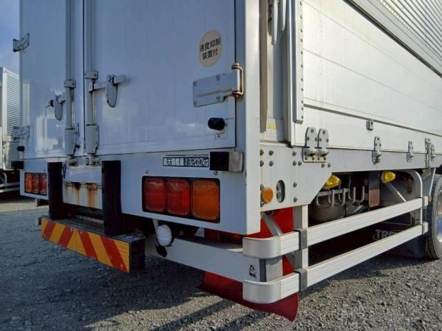 NISSAN DIESEL Quon 2014