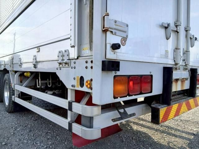 NISSAN DIESEL Quon 2014