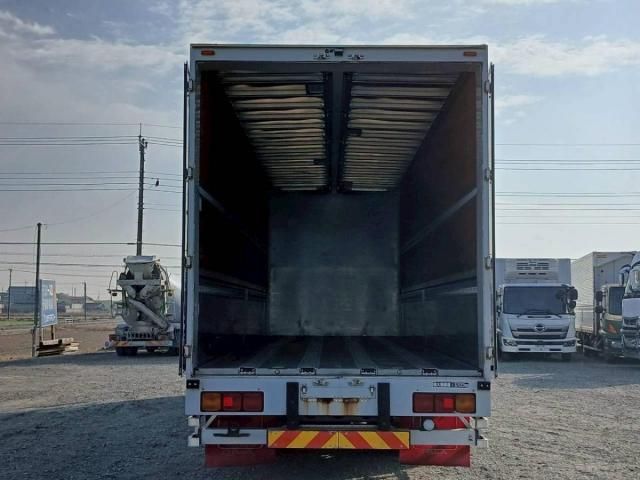 NISSAN DIESEL Quon 2014