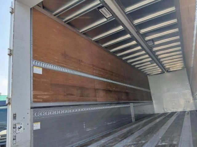 NISSAN DIESEL Quon 2014