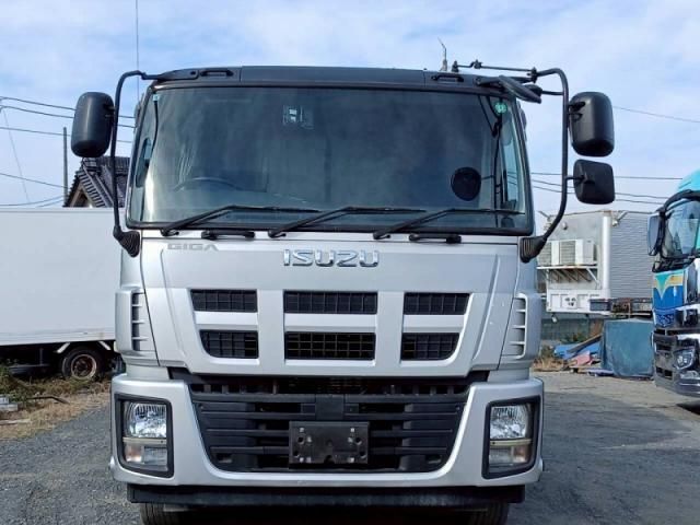 ISUZU GIGA 2014